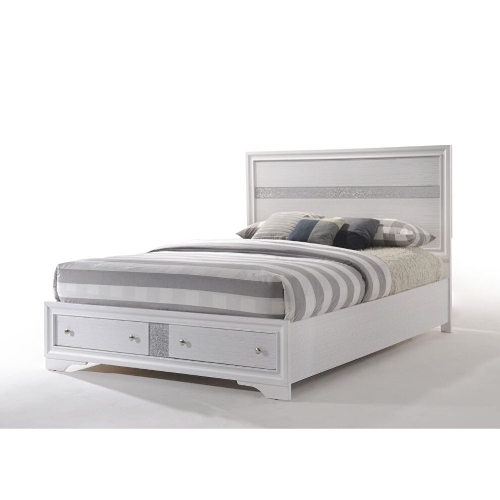 White queen bed by Acme additional picture 2