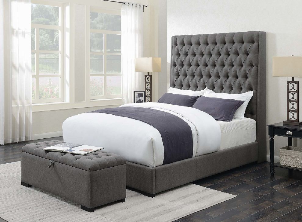 Grey upholstered queen bed w tufted headboard by Coaster additional picture 3