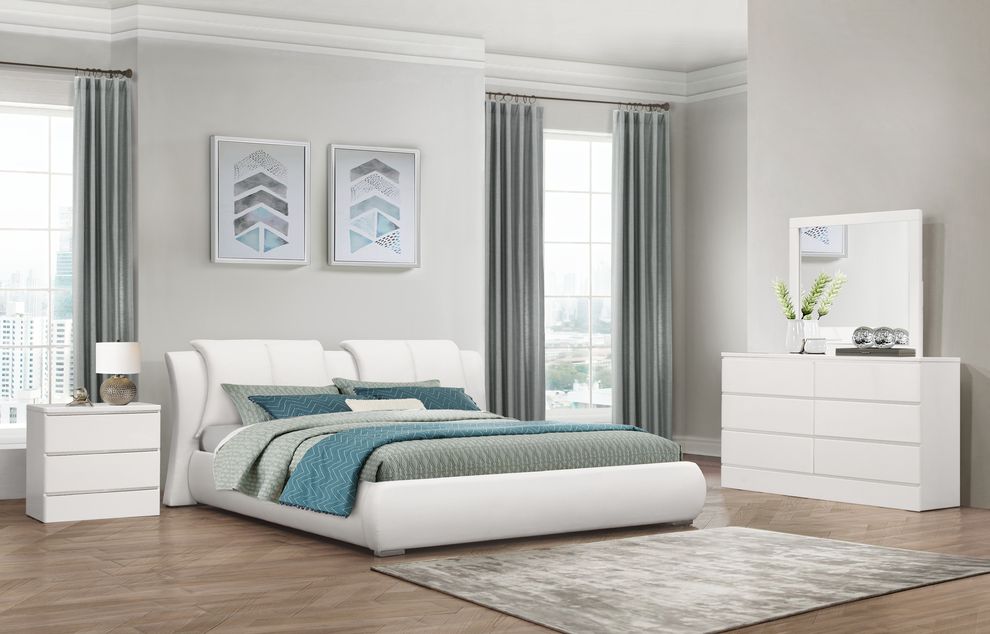Casual style white bed w/ unique pillow headboard by Global additional picture 4