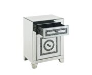 Mirrored & faux diamonds glam style accent table by Acme additional picture 3