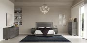Elegant king bed in gray high gloss finish by At Home USA additional picture 9