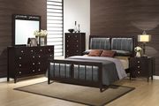 Casual style king size bed with black leather by Global additional picture 2
