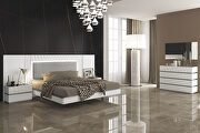 Contemporary white European style king bed by Garcia Sabate Spain additional picture 6