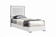 White high gloss finish contemporary queen bed by J&M additional picture 9
