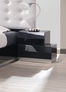 Black lacquer/white high-gloss modern platform bed by J&M additional picture 3