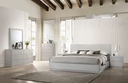 Contemporary high-gloss king bed in light gray additional photo 3 of 2