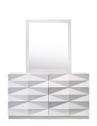 White contemporary bed w/ platform and long hb by J&M additional picture 6