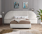 Elegant channel tufted radial design velvet bed by Meridian additional picture 3