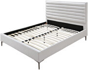 Cream linen fabric textured stylish modern king size bed by Meridian additional picture 7