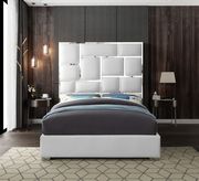 Chrome metal / white leather designer queen bed by Meridian additional picture 3