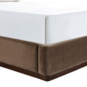 Brown fabric upholstered king bed w/ walnut wood base by Meridian additional picture 10