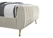 Contemporary cream velvet bed w/ channel tufting by Meridian additional picture 4