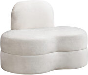 Kidney-shaped lounge style cream velvet chair by Meridian additional picture 6
