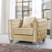 Contemporary beige tufted buttons design sofa by Meridian additional picture 5
