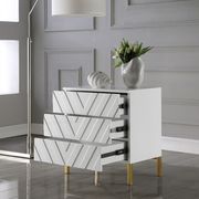 White lacquer finish contemporary style nightstand by Meridian additional picture 2
