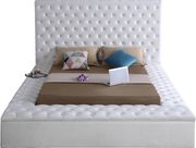 White velvet tufted full size bed w/ storage by Meridian additional picture 3