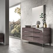 Lacquered Italian modern queen platform bed in high-gloss by Status Italy additional picture 2