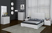 Squares design in headboard, high gloss white full bed by Whiteline  additional picture 2