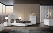 Squares design in headboard, high gloss white king bed by Whiteline  additional picture 2