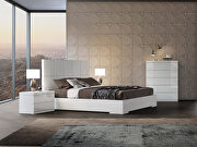 Squares design in headboard, high gloss white king bed by Whiteline  additional picture 6