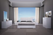Squares design in headboard, high gloss white king bed by Whiteline  additional picture 7