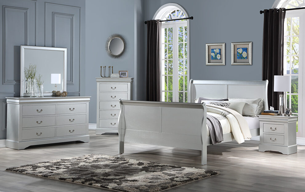 Platinum queen bed by Acme