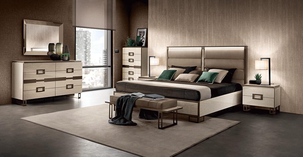 Contemporary Italy-made minimalist king bed w/ light by Arredoclassic Italy