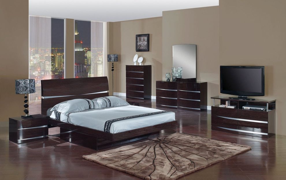 High gloss wenge lacquer finish full platform bed by Global