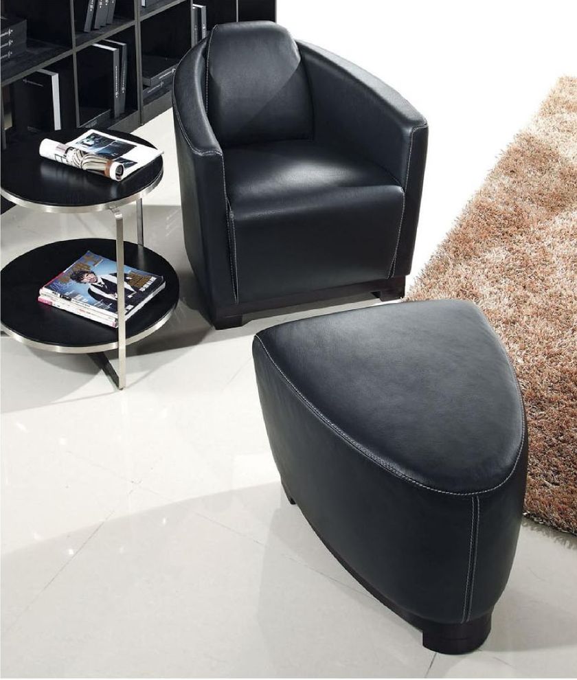 Club chair + ottoman set in black leather by Beverly Hills