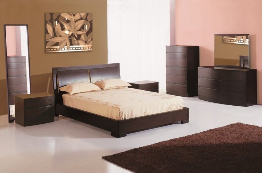 Wenge finish king platform bed in modern style by Beverly Hills