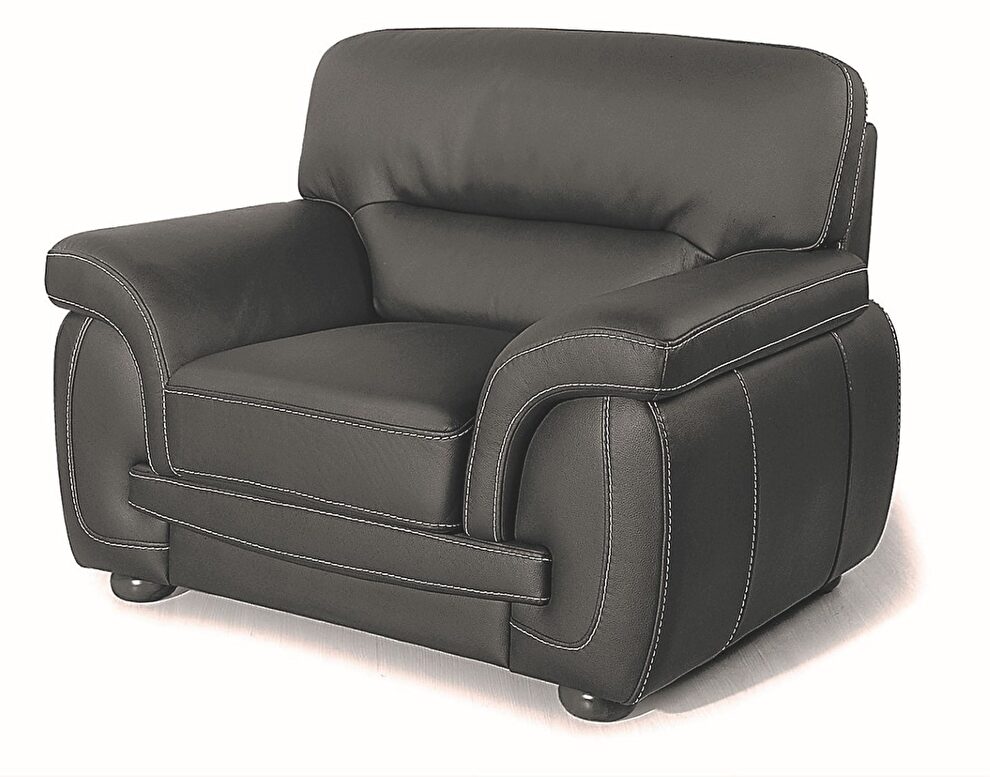 Black casual style leather chair by Beverly Hills
