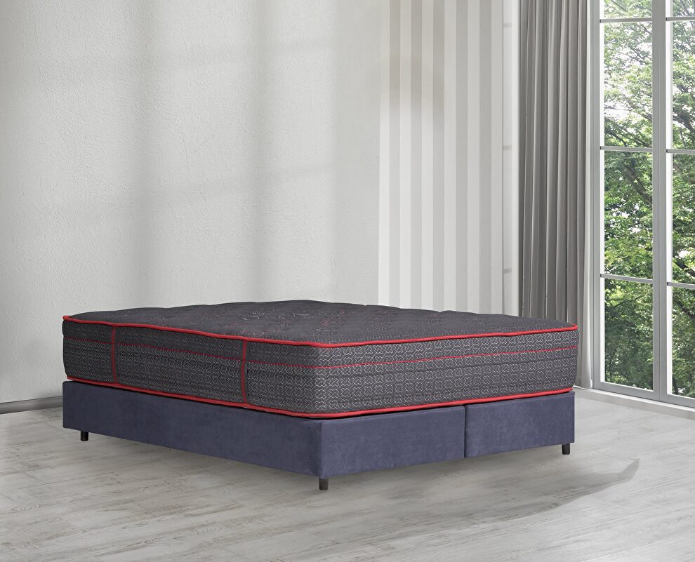Stylish contemporary king size mattress by Casamode