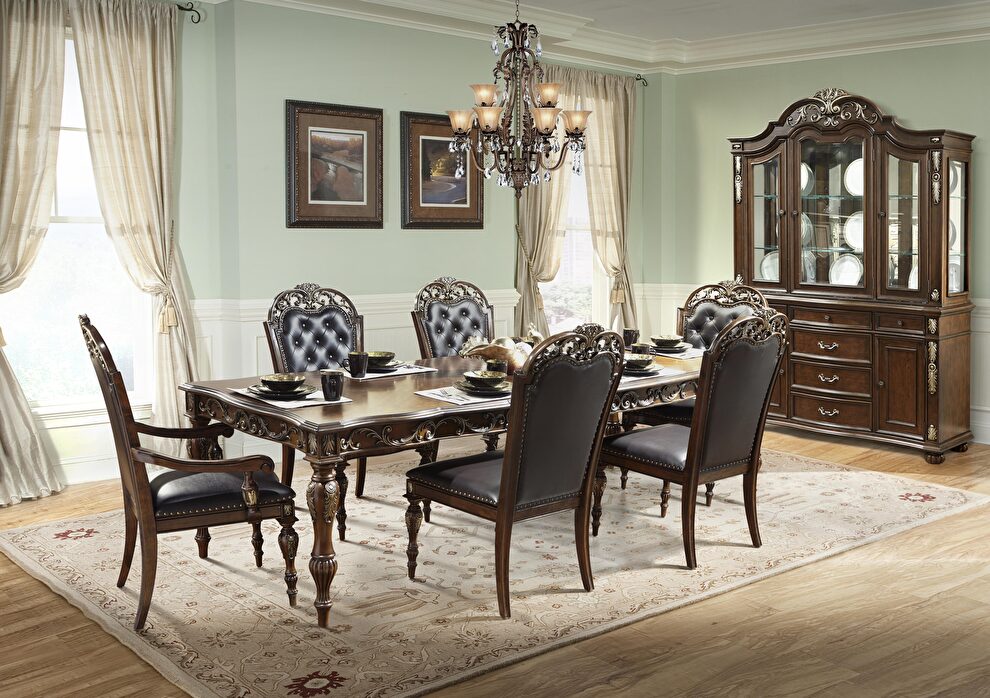 Traditional style dining table in cherry finish wood by Cosmos