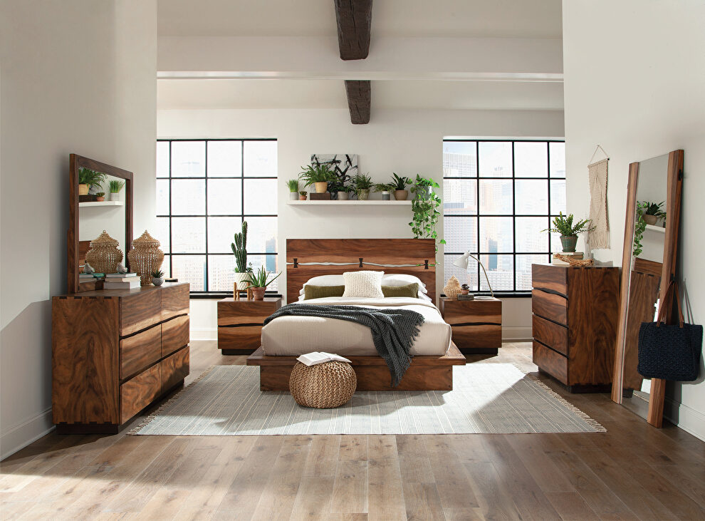 Smokey walnut and coffee bean finish queen bed by Coaster
