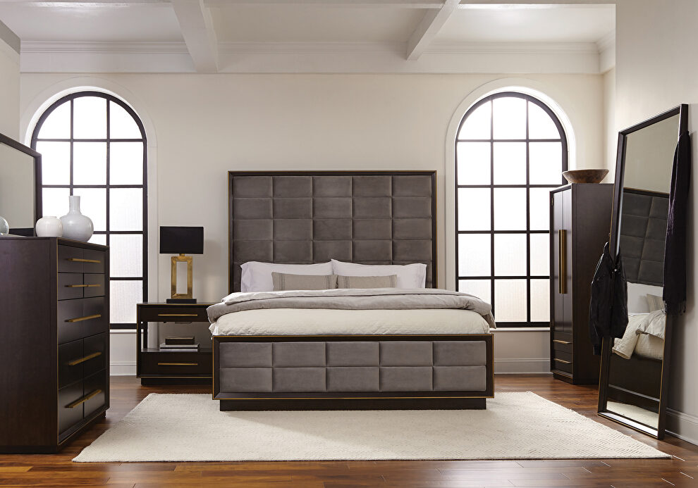 Smoked peppercorn finish e king bed by Coaster