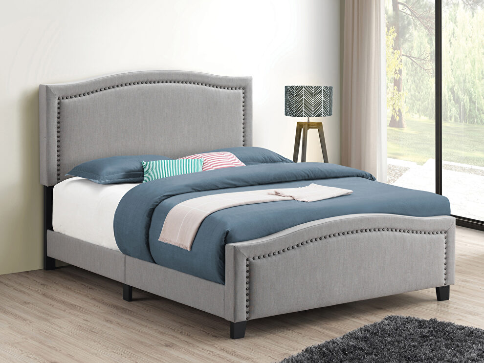 Mineral linen-like e king bed by Coaster