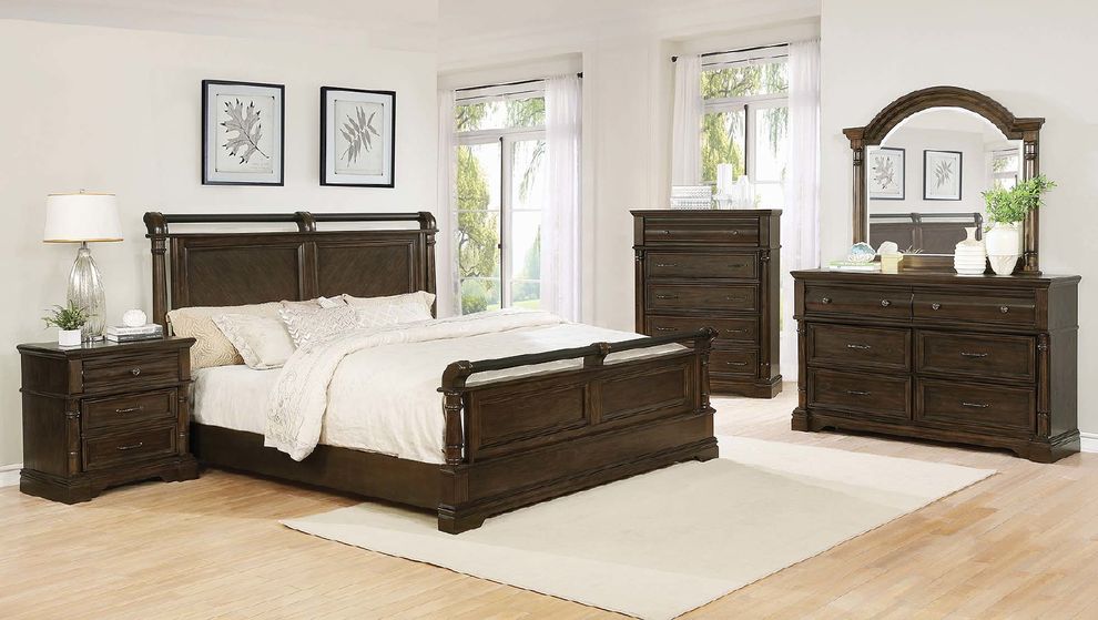 Traditional heirloom brown queen bed by Coaster