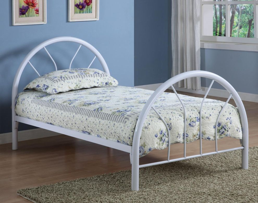 Twin youth bed in finished in white metal by Coaster