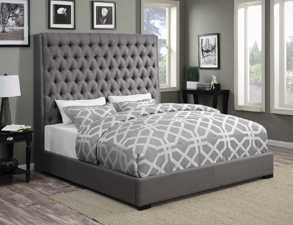 Grey upholstered queen bed w tufted headboard by Coaster