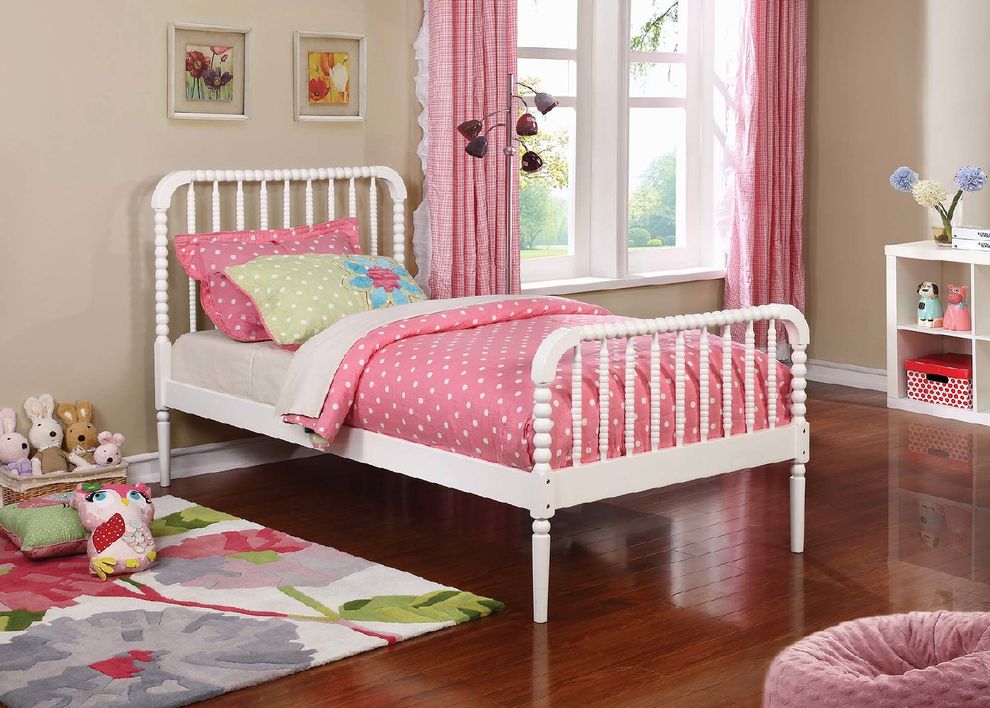 Traditional white twin bed for kids bedroom by Coaster