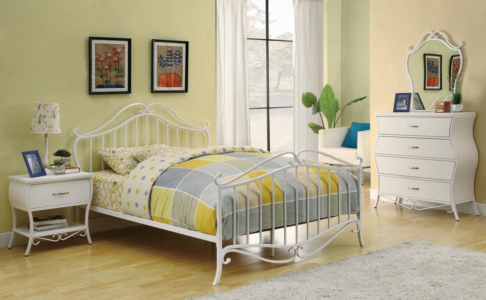 Twin Youth Bed in White Metal by Coaster