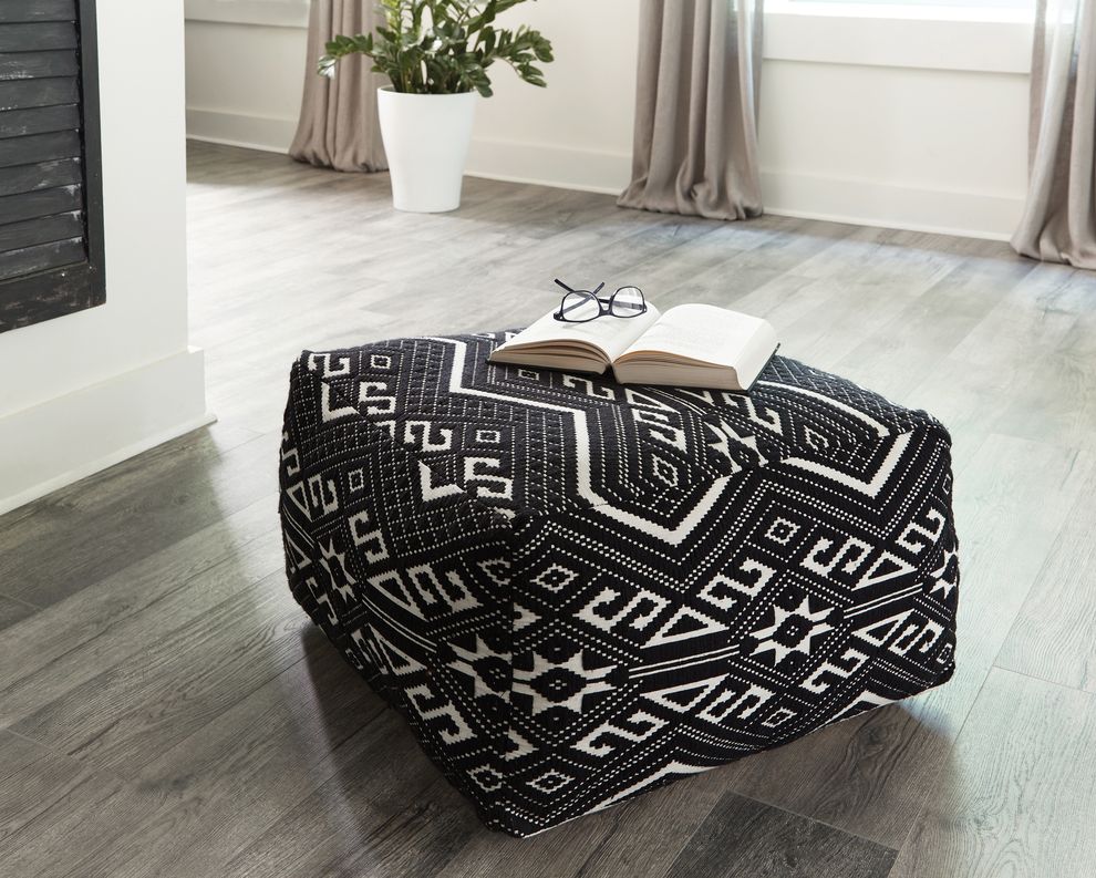 Accent stool in black / white woven cotton by Coaster