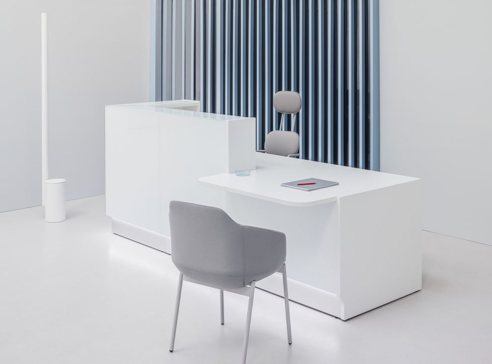 Extras for modular custom-made reception desk by MDD