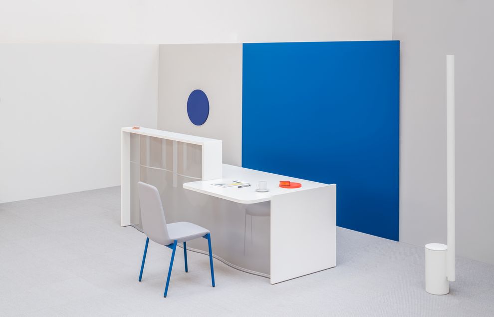 Ultra-contemporary reception desk extras by MDD