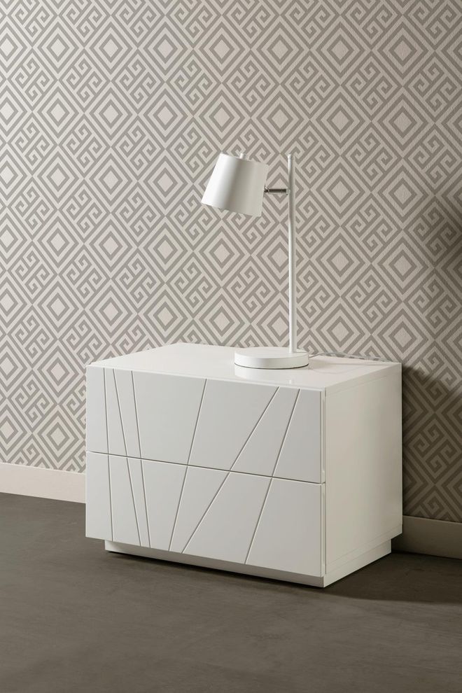 Modern white nightstand by Dupen Spain