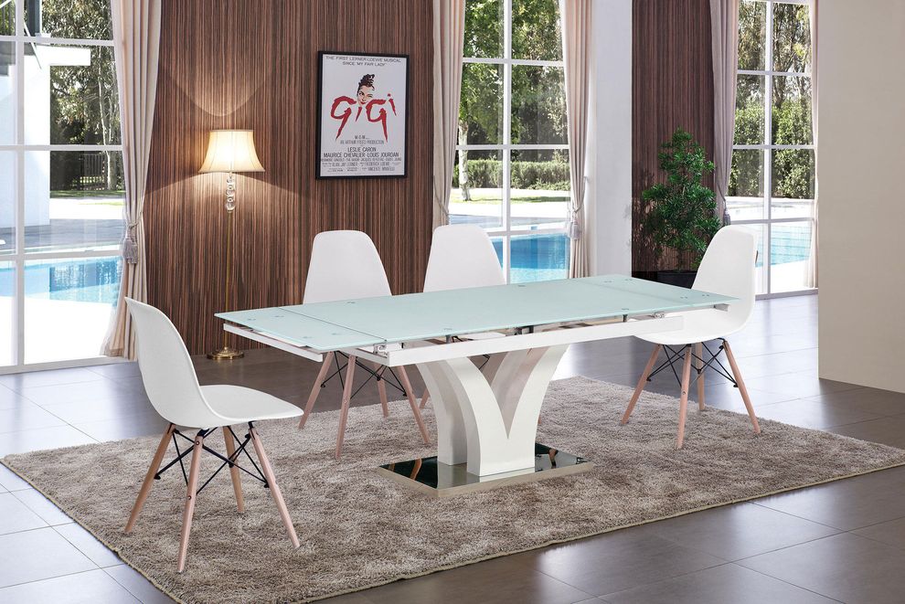 Modern frosted glass dining table by ESF