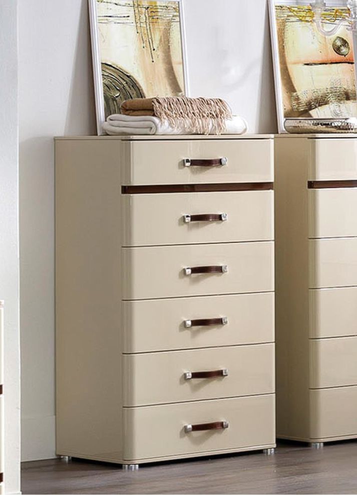 Beige color chest made in Italy by Camelgroup Italy