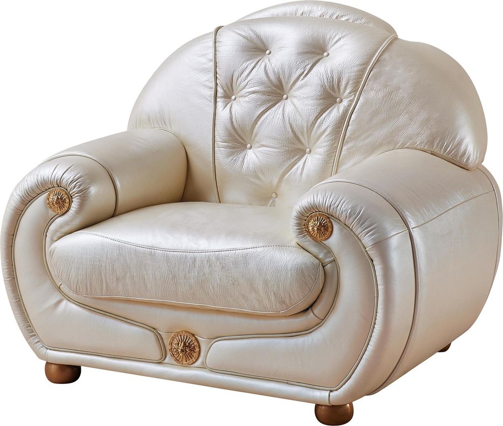 Full beige leather chair in classic tufted design by ESF