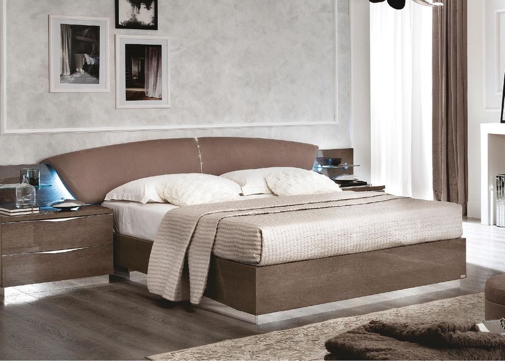 Modern birch finish king bed w/ headboard lights by Camelgroup Italy
