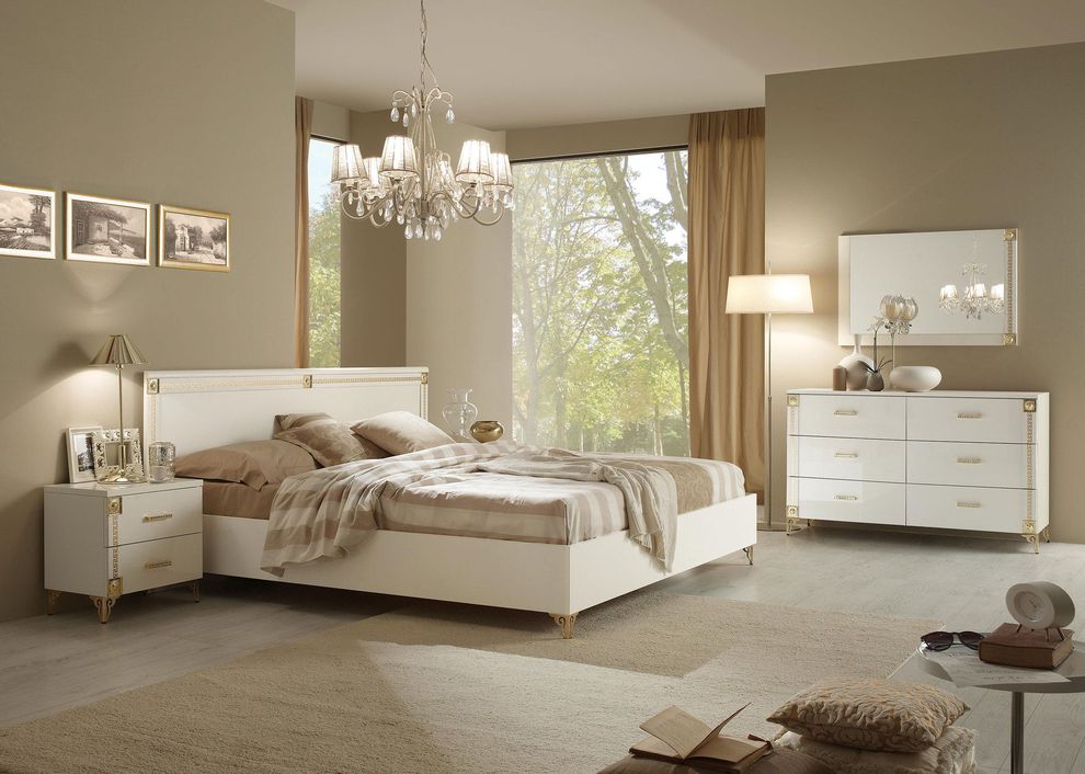 Italian modern bed in white by ESF